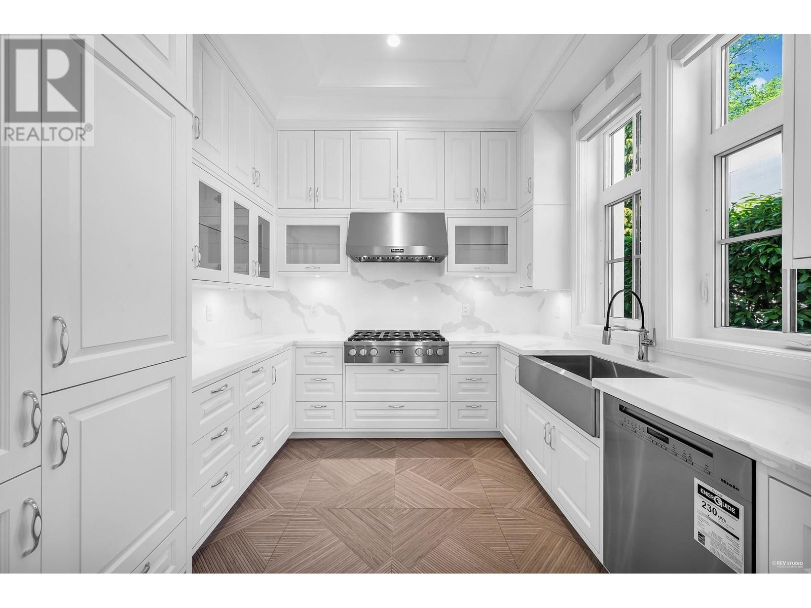 Listing Picture 21 of 40 : 6238 CHURCHILL STREET, Vancouver / 溫哥華 - 魯藝地產 Yvonne Lu Group - MLS Medallion Club Member