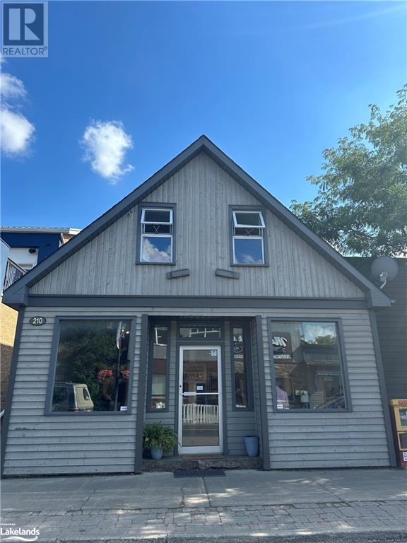 210 Highland Street, Haliburton, Ontario K0M 1S0 (27059043)