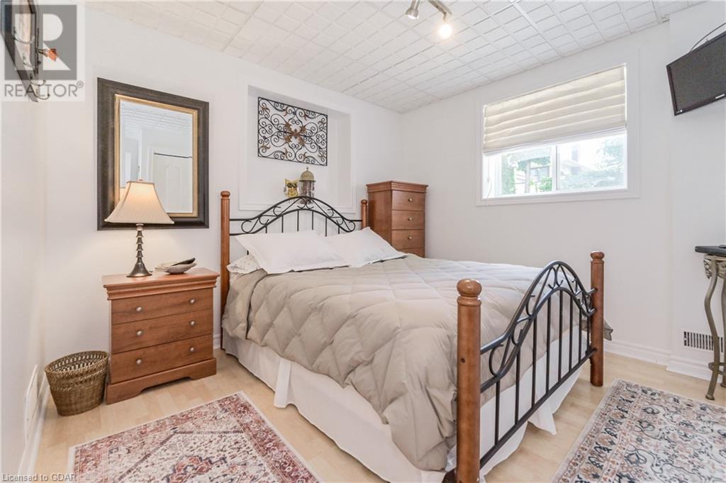 260 Forfar Street E, Fergus, Ontario  N1M 2X7 - Photo 36 - 40608066