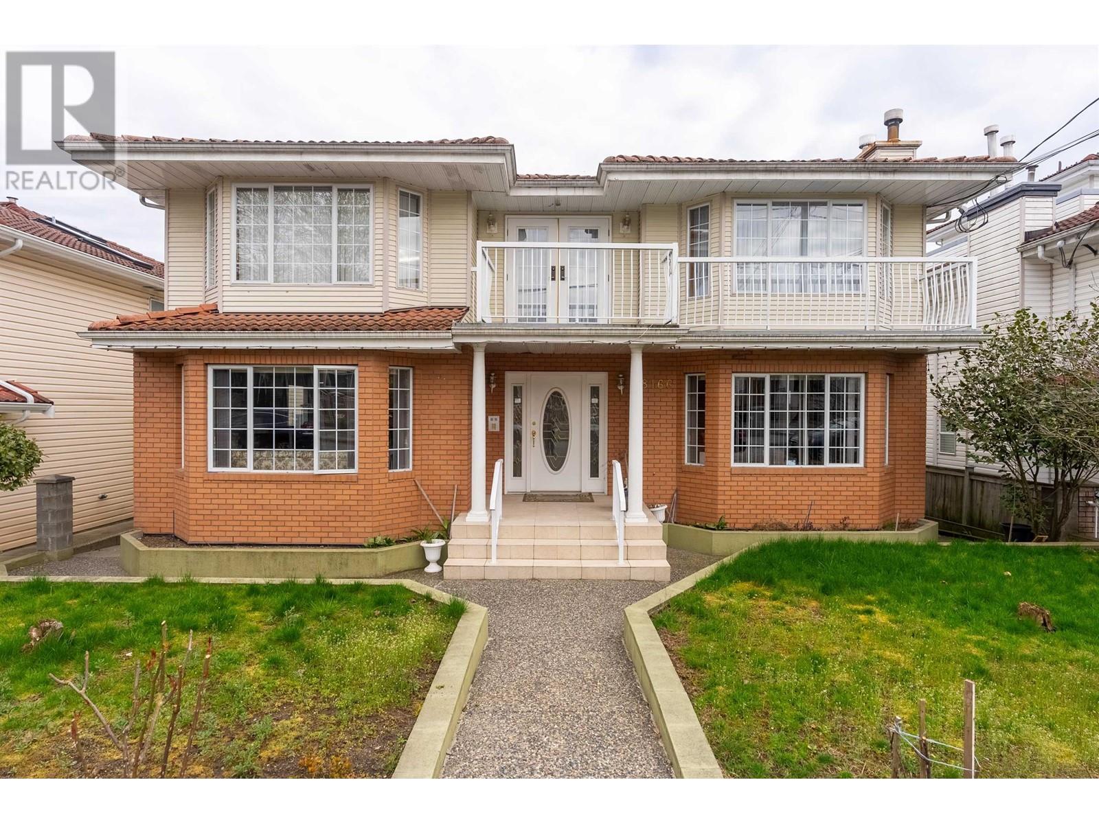 8166 11TH AVENUE, Burnaby