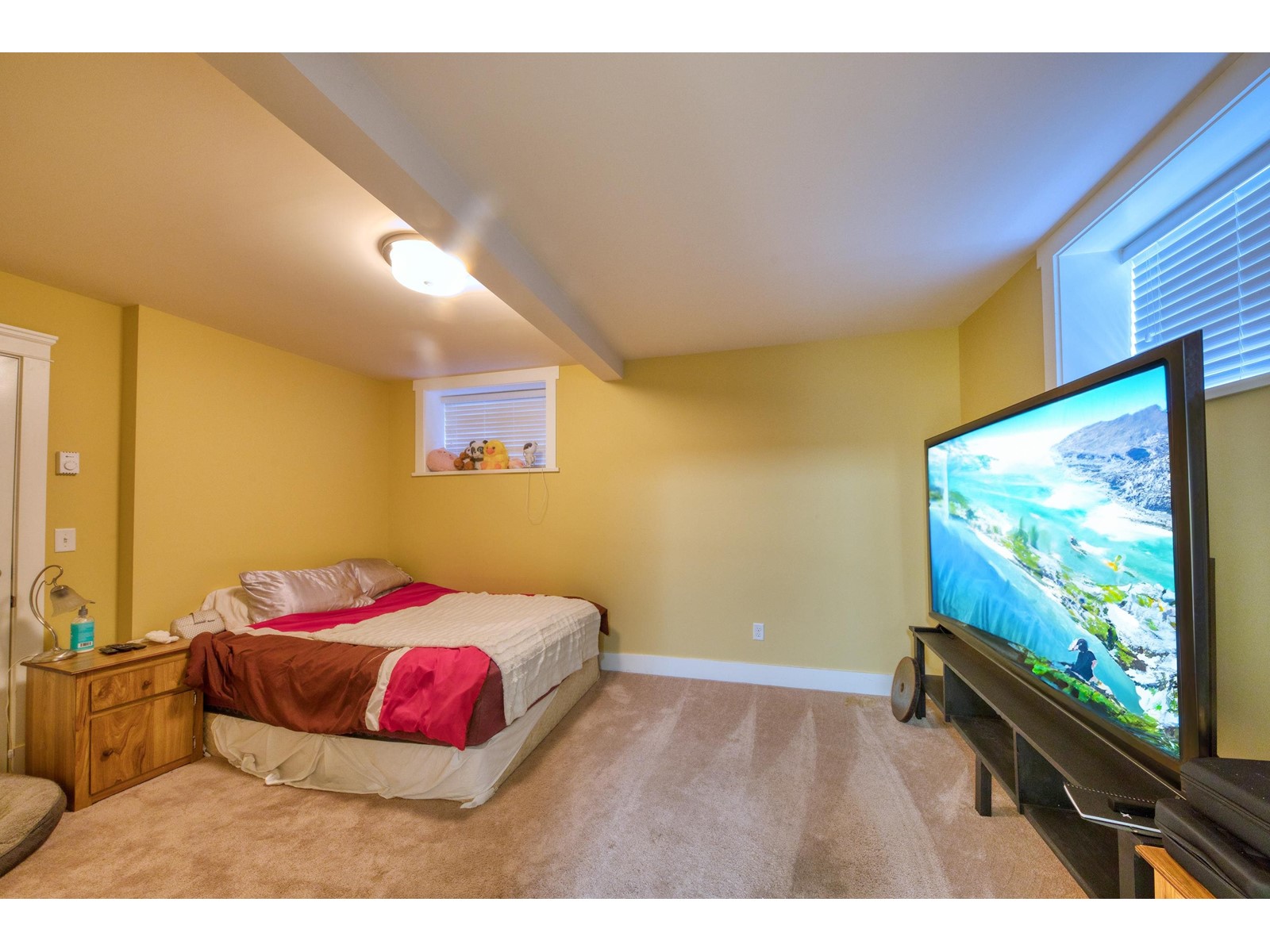 Property at 33591 1ST AVENUE image 3
