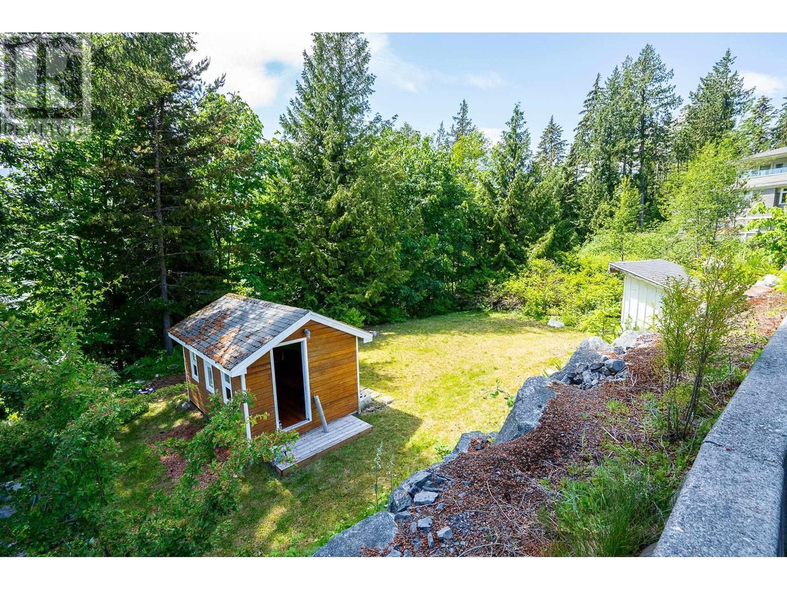 690 Shaughnessy Place, Squamish, British Columbia  V8B 1J1 - Photo 12 - R2896589