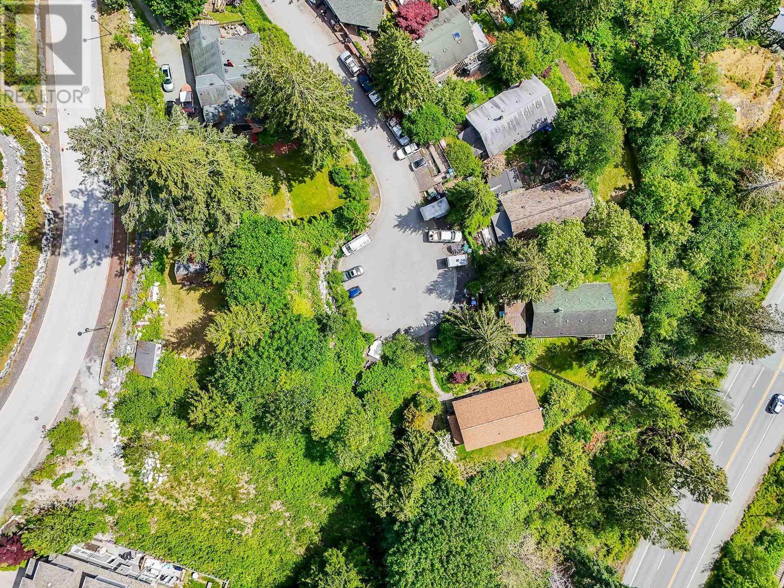 690 Shaughnessy Place, Squamish, British Columbia  V8B 1J1 - Photo 5 - R2896589