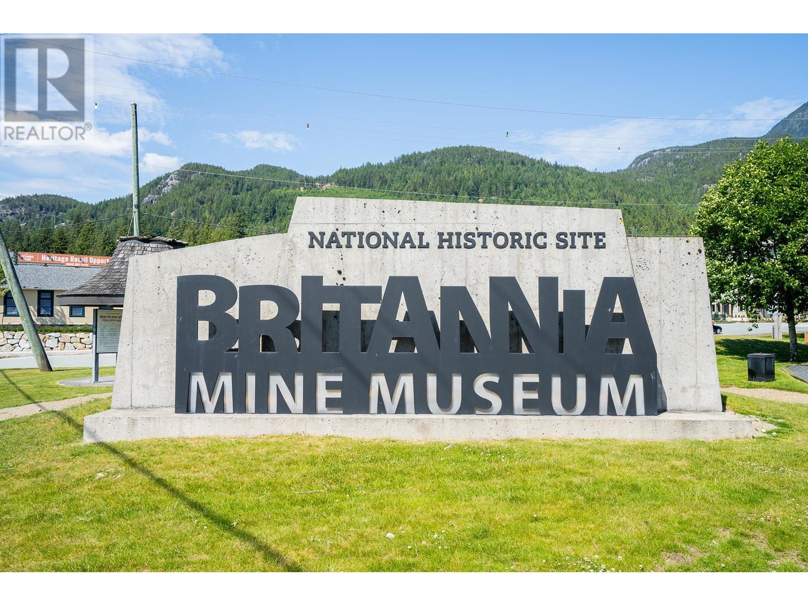 690 Shaughnessy Place, Squamish, British Columbia  V8B 1J1 - Photo 26 - R2896589