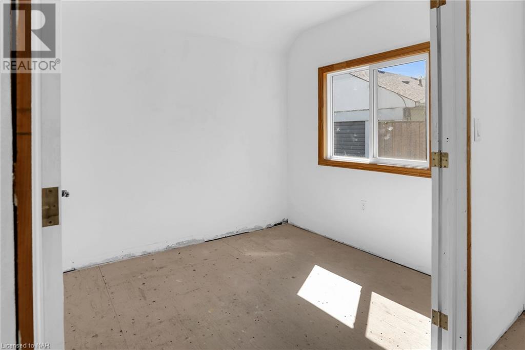 5-5 1/2 Abbey Avenue, St. Catharines, Ontario  L2N 5J3 - Photo 38 - 40596893