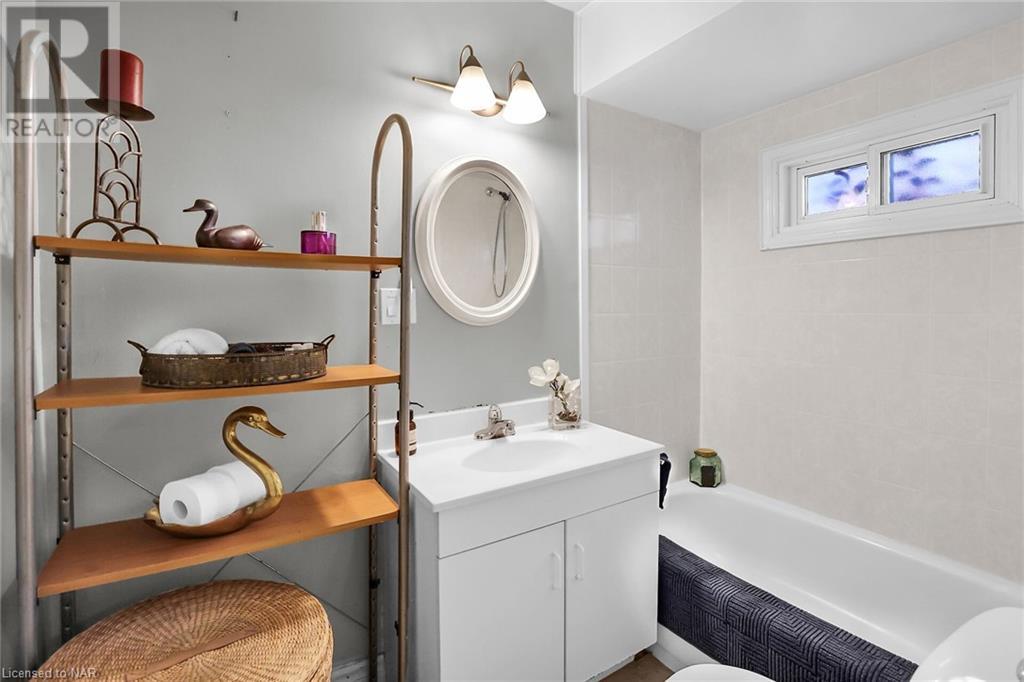 5-5 1/2 Abbey Avenue, St. Catharines, Ontario  L2N 5J3 - Photo 19 - 40570015