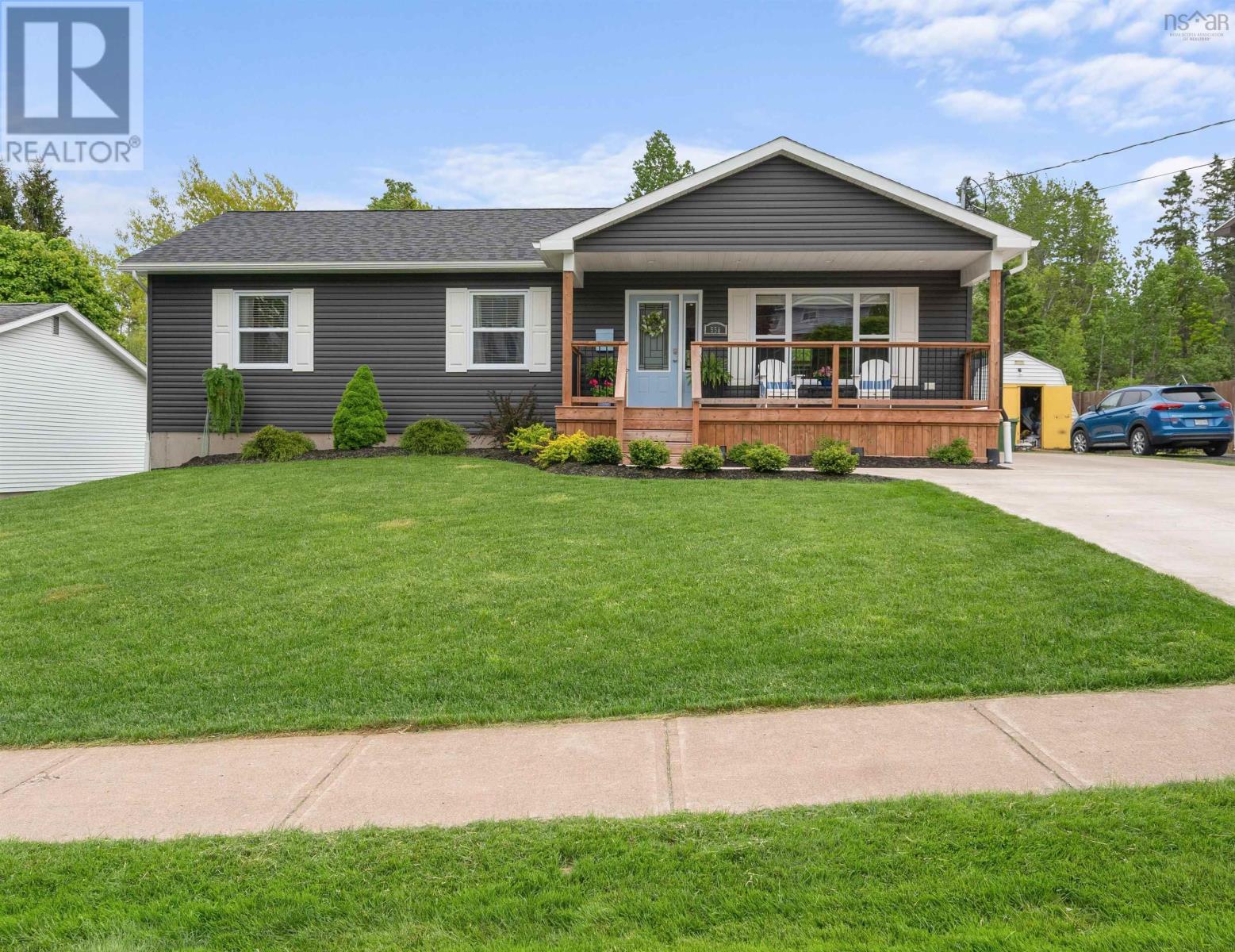 558 Cameron Avenue, New Glasgow, Nova Scotia B2H 5Z5 (27061983