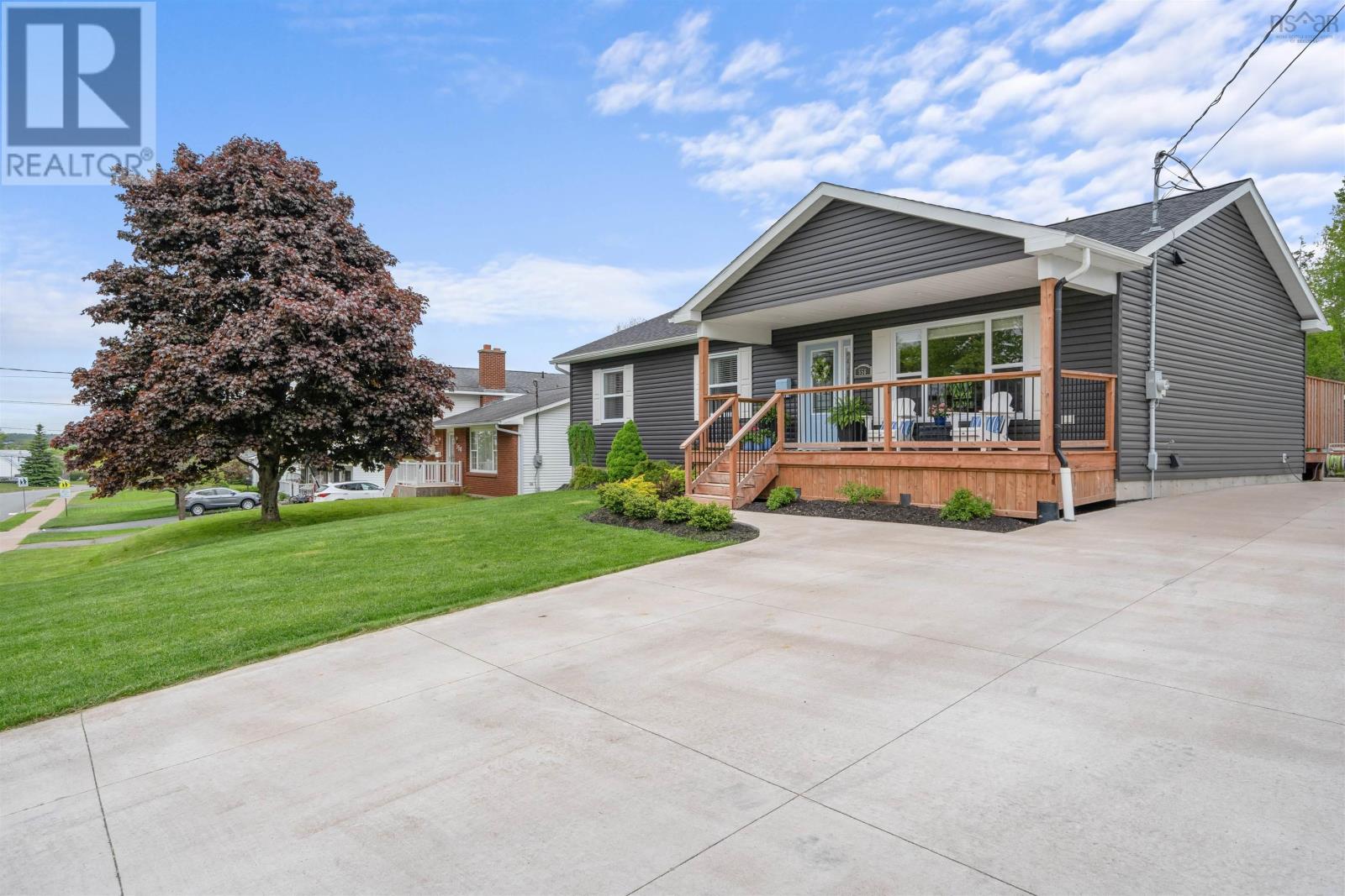 558 Cameron Avenue, New Glasgow, Nova Scotia B2H 5Z5 (27061983