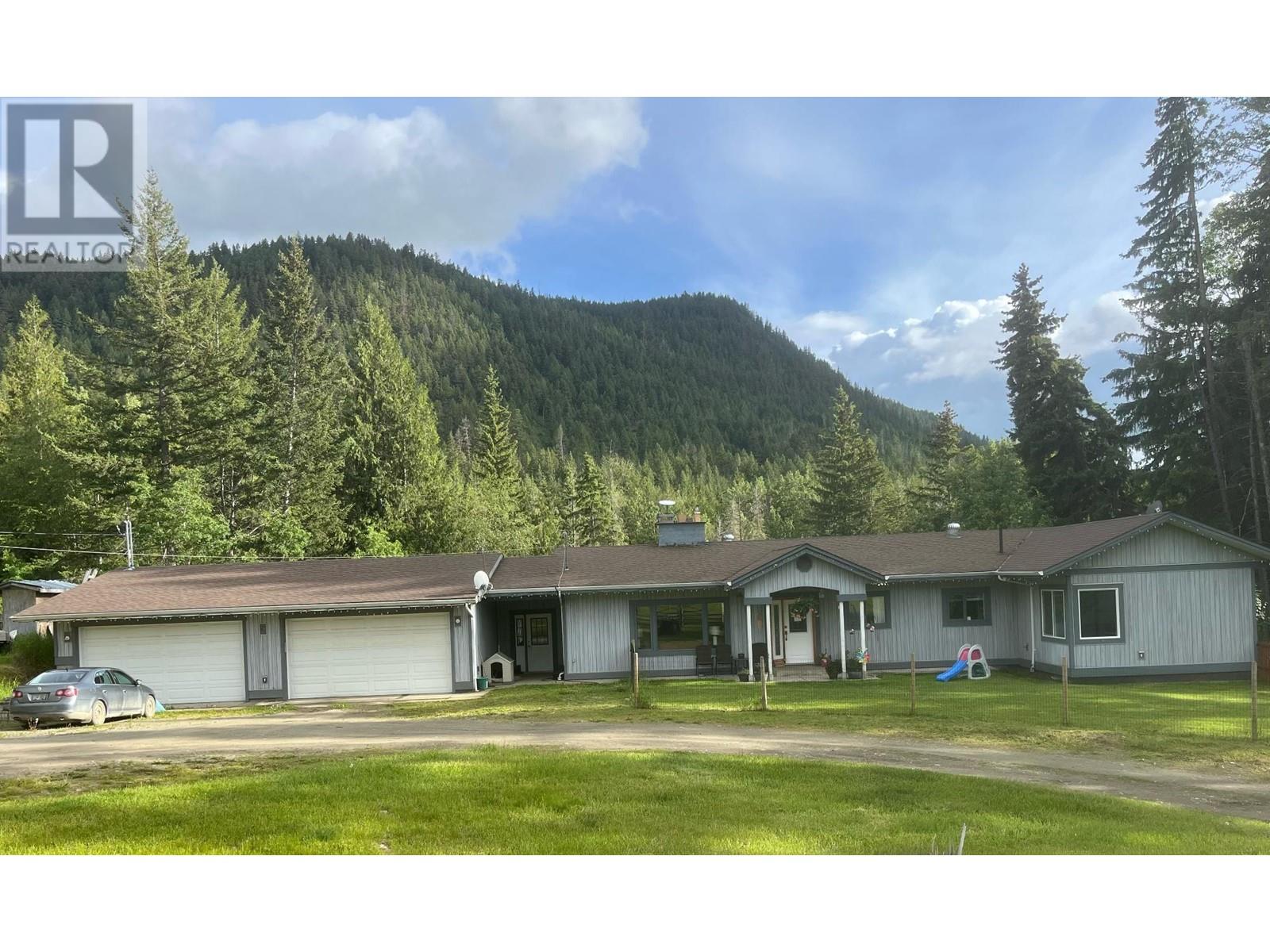 1460 Heffley Louis Cr Rd, Heffley, British Columbia  V0E 1Z1 - Photo 2 - 178602