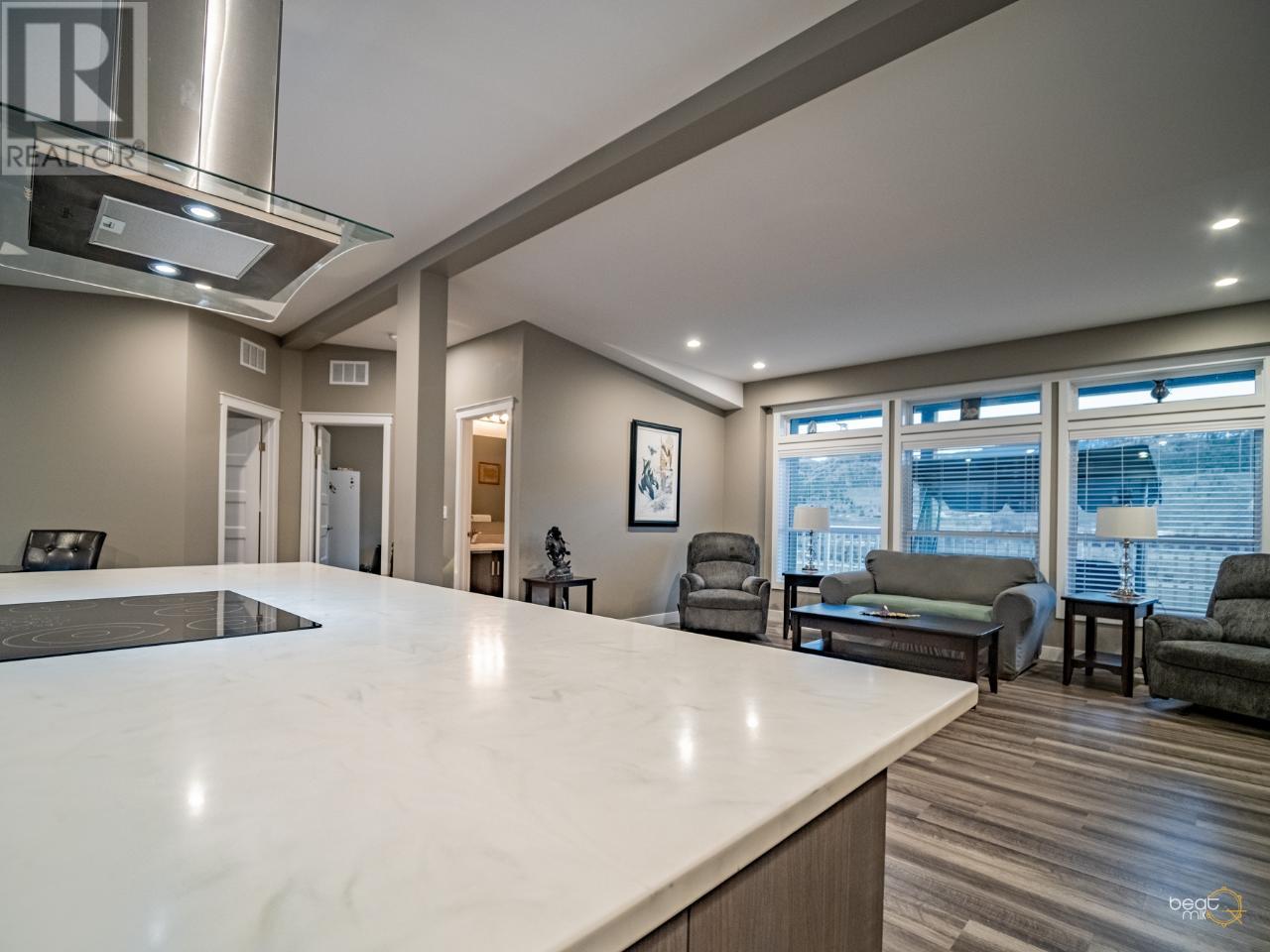 3209 Shuswap Rd, Kamloops, British Columbia  V2H 1T1 - Photo 8 - 179339