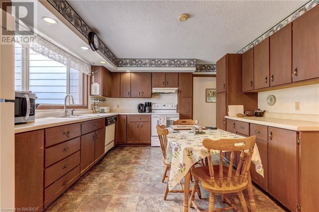 989 Silver Lake Rd, Sauble Beach South, Ontario  N0H 2T0 - Photo 20 - 40608705