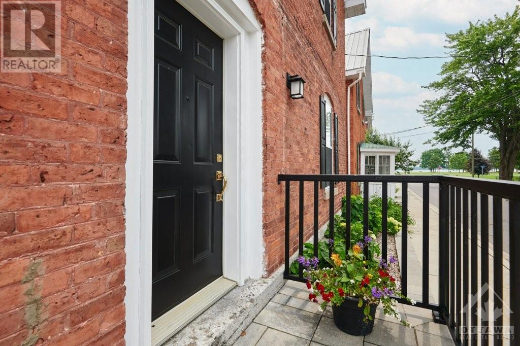 23 Ontario Street, Morrisburg, Ontario  K0C 1X0 - Photo 3 - 1397782