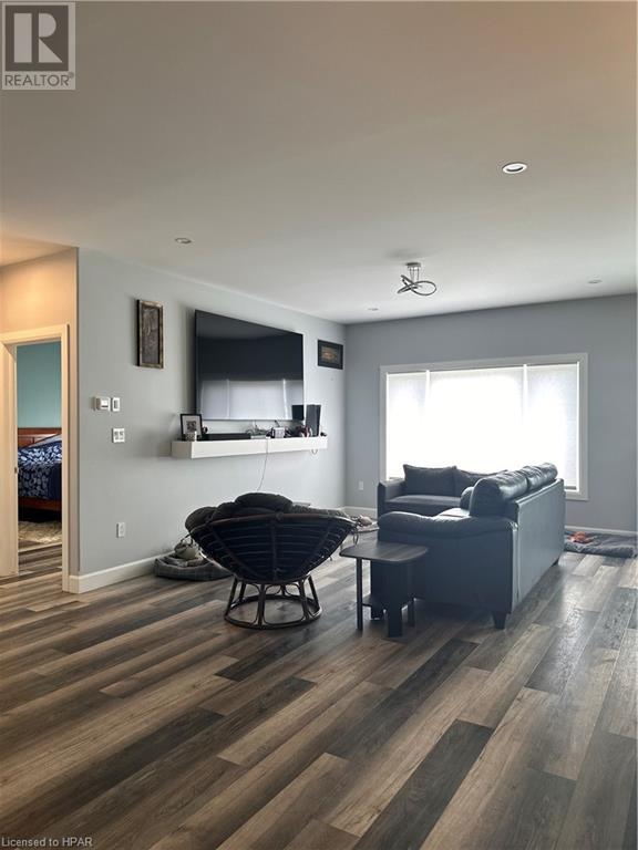 1070 Evans Street W, Listowel, Ontario  N4W 0C8 - Photo 12 - 40608511