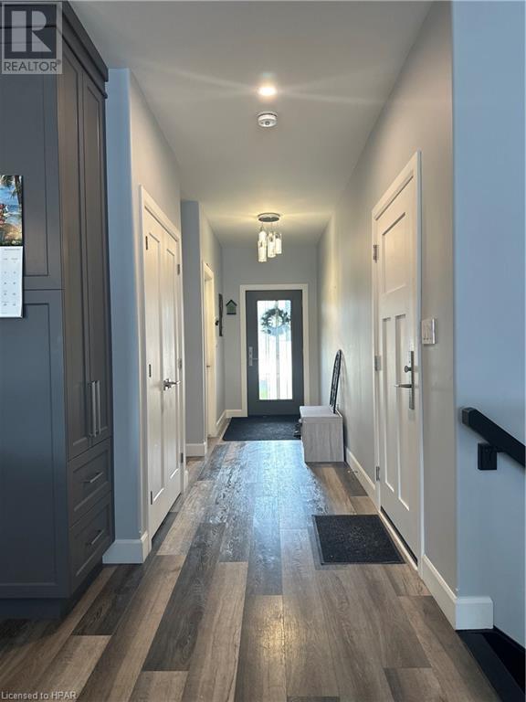 1070 Evans Street W, Listowel, Ontario  N4W 0C8 - Photo 4 - 40608511