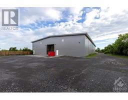 2966 + 2978 CARP ROAD