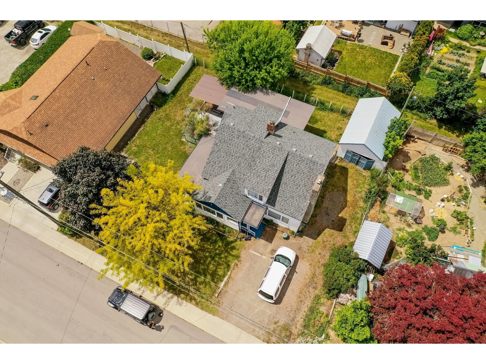131 14th Avenue N, Creston, British Columbia  V0B 1G0 - Photo 2 - 2477853