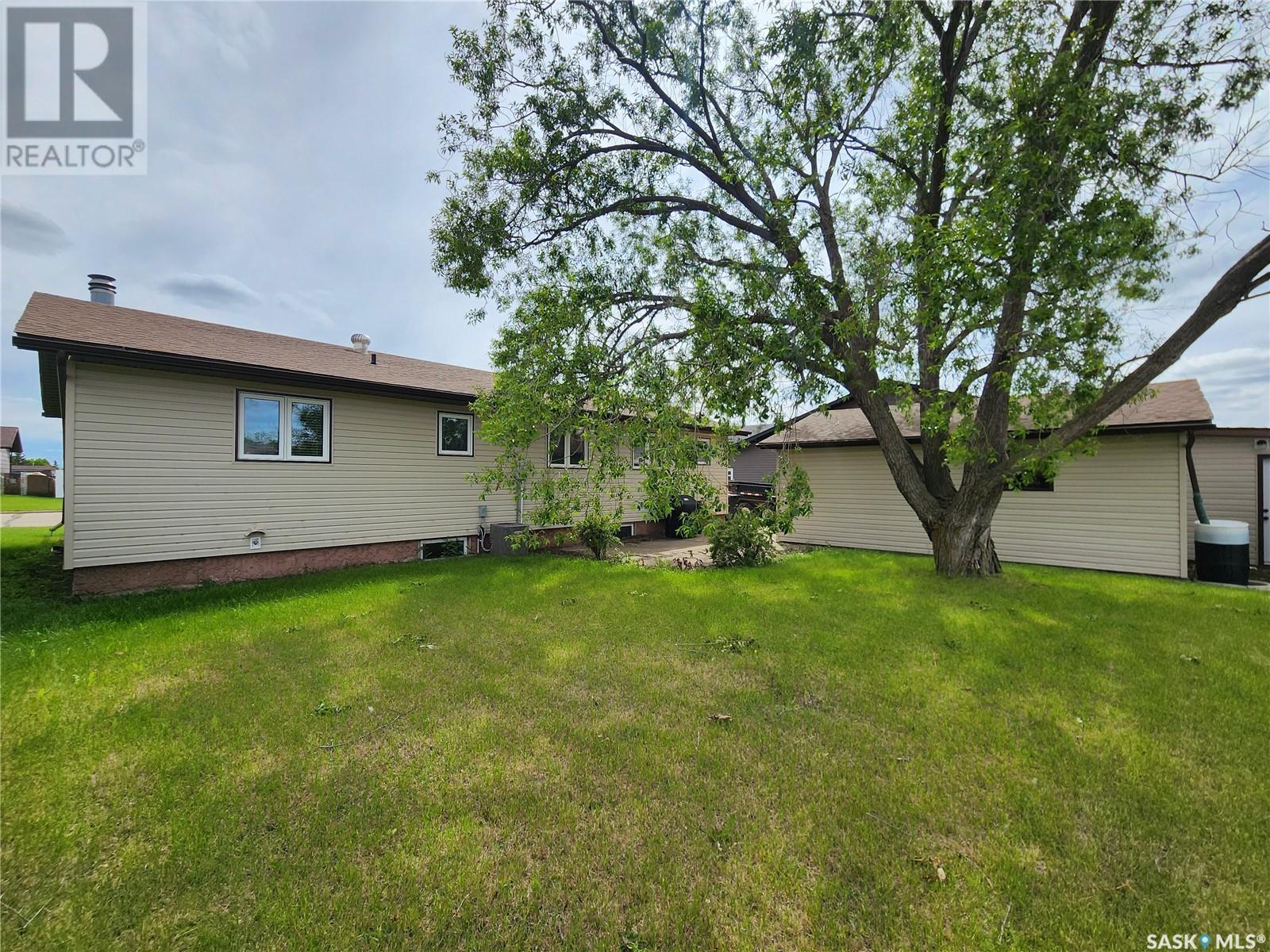 12 Combe Avenue, Melville, Saskatchewan  S0A 2P0 - Photo 4 - SK974191