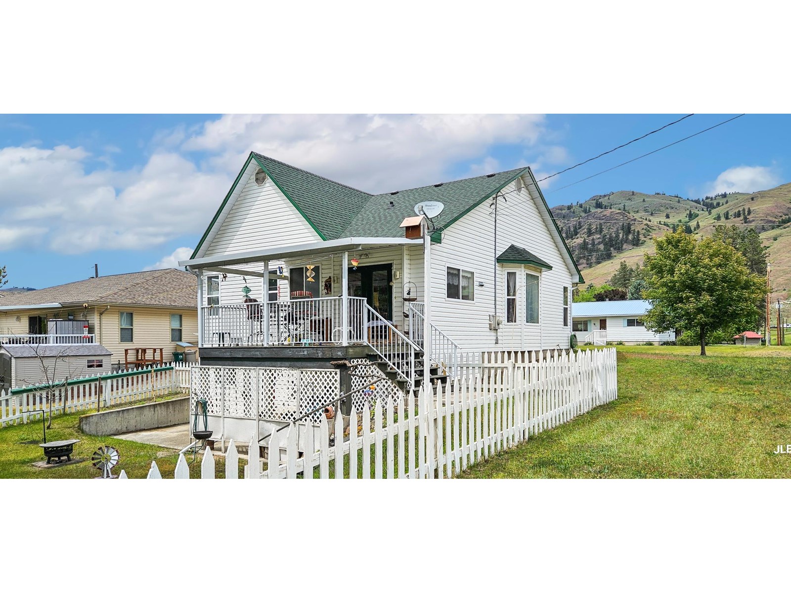 404 Fifth Avenue, Midway, British Columbia  V0H 1M0 - Photo 2 - 2477867