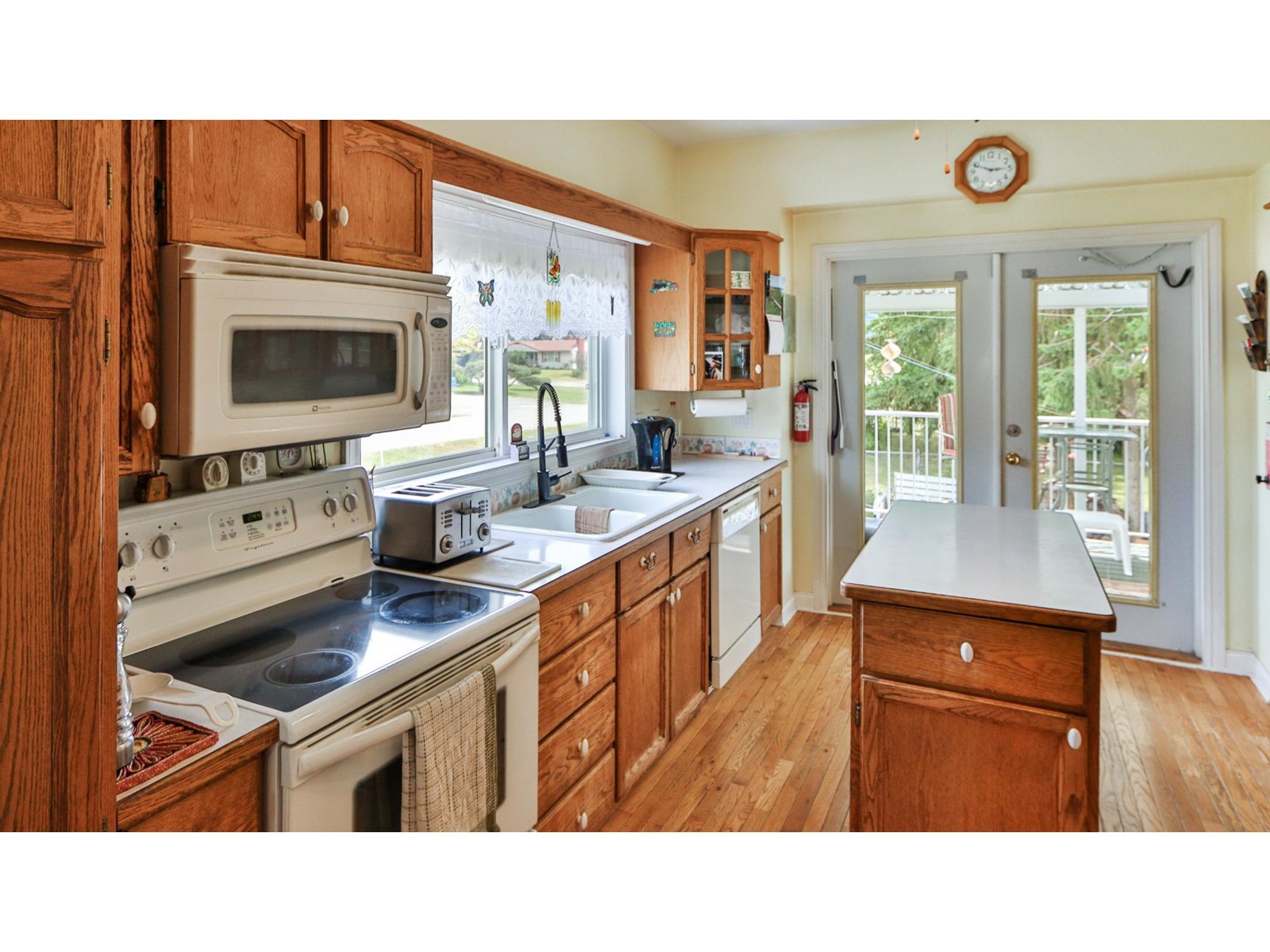 404 Fifth Avenue, Midway, British Columbia  V0H 1M0 - Photo 6 - 2477867