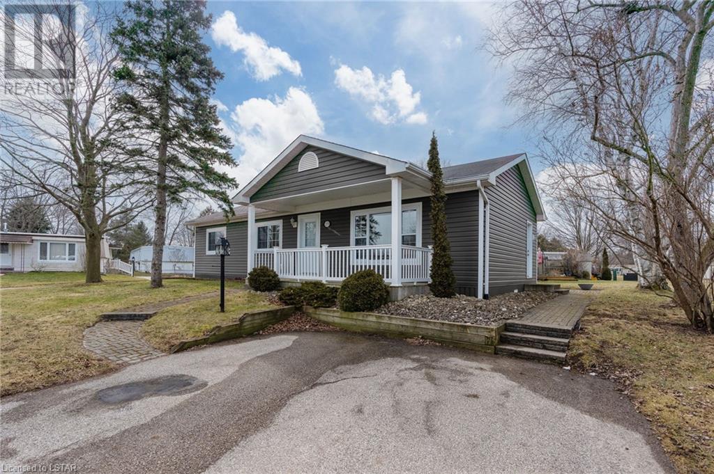 279 Pebble Beach Parkway, Grand Bend, Ontario N0M 1T0 (27070518