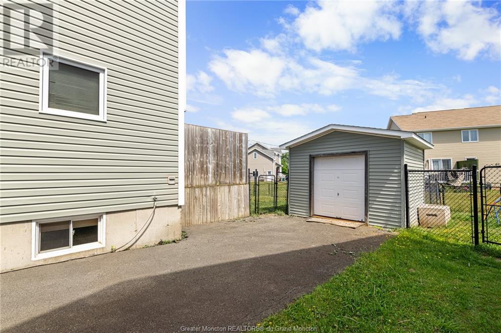 563 Twin Oaks Dr, Moncton, New Brunswick E1G 0K2 (27070775) Alex