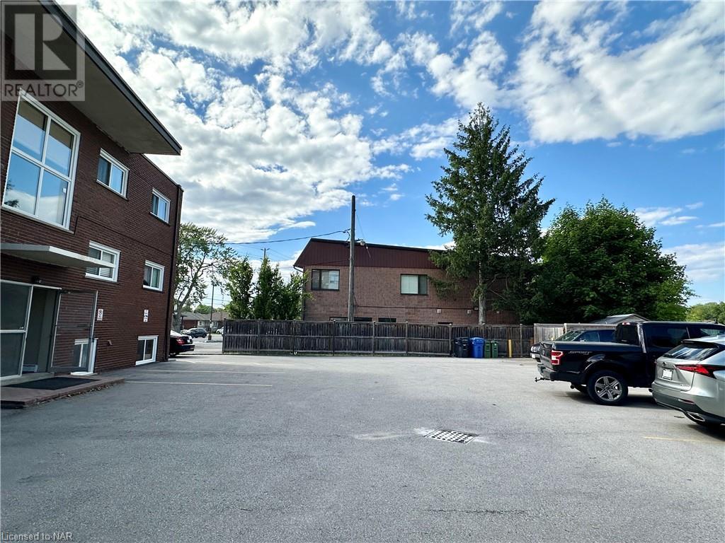 286 Vine Street Unit# 3, St. Catharines, Ontario  L2M 4T3 - Photo 31 - 40608586