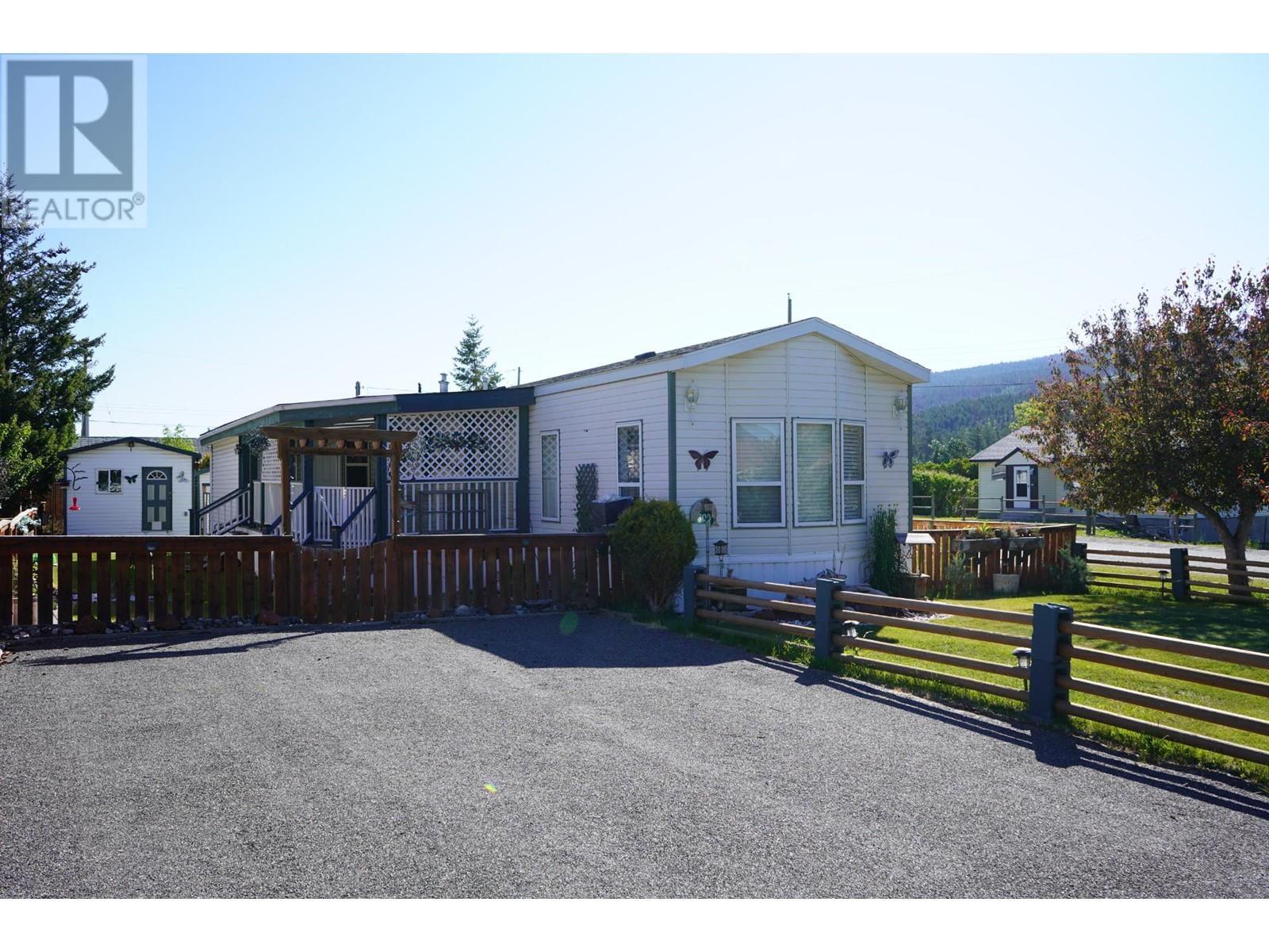 300 CARIBOO AVE, clinton, British Columbia