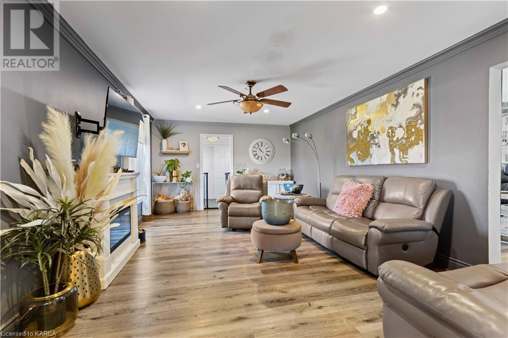 3900 Round Lake Road, Inverary, Ontario  K0H 1X0 - Photo 12 - 40609480