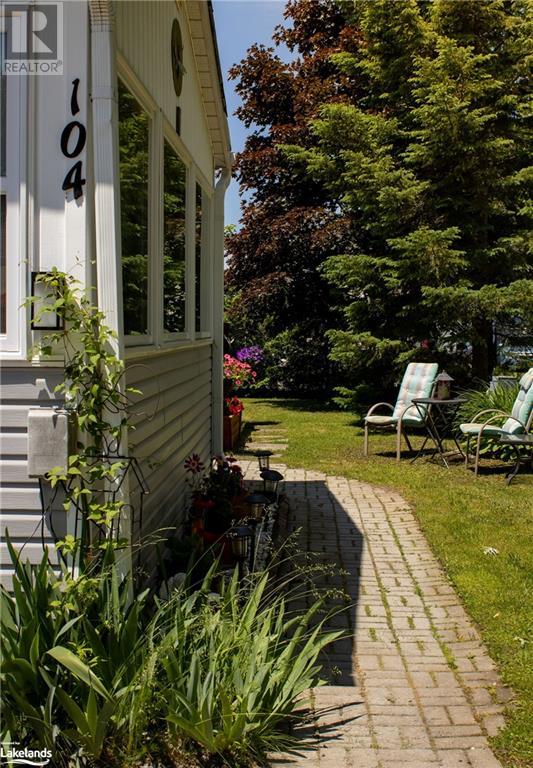 10 Winfield Drive Unit# 104, Victoria Harbour, Ontario  L0K 2A0 - Photo 3 - 40607179