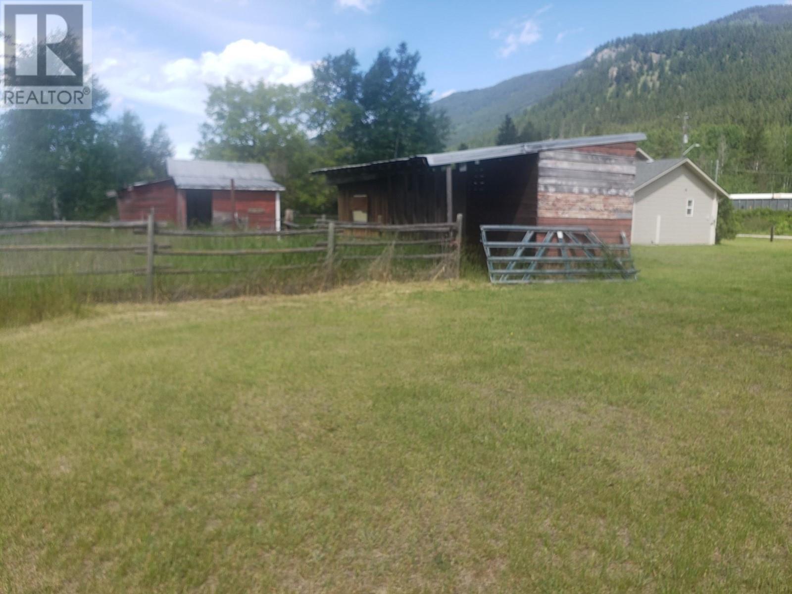 3072 Mccorvie Rd, Clearwater, British Columbia  V0E 3A0 - Photo 17 - 179291