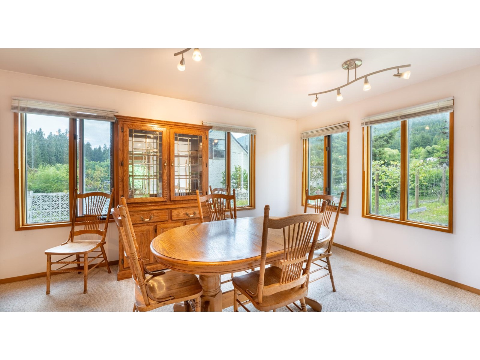 1521 Hearst Avenue, Riondel, British Columbia  V0B 2B0 - Photo 8 - 2477901