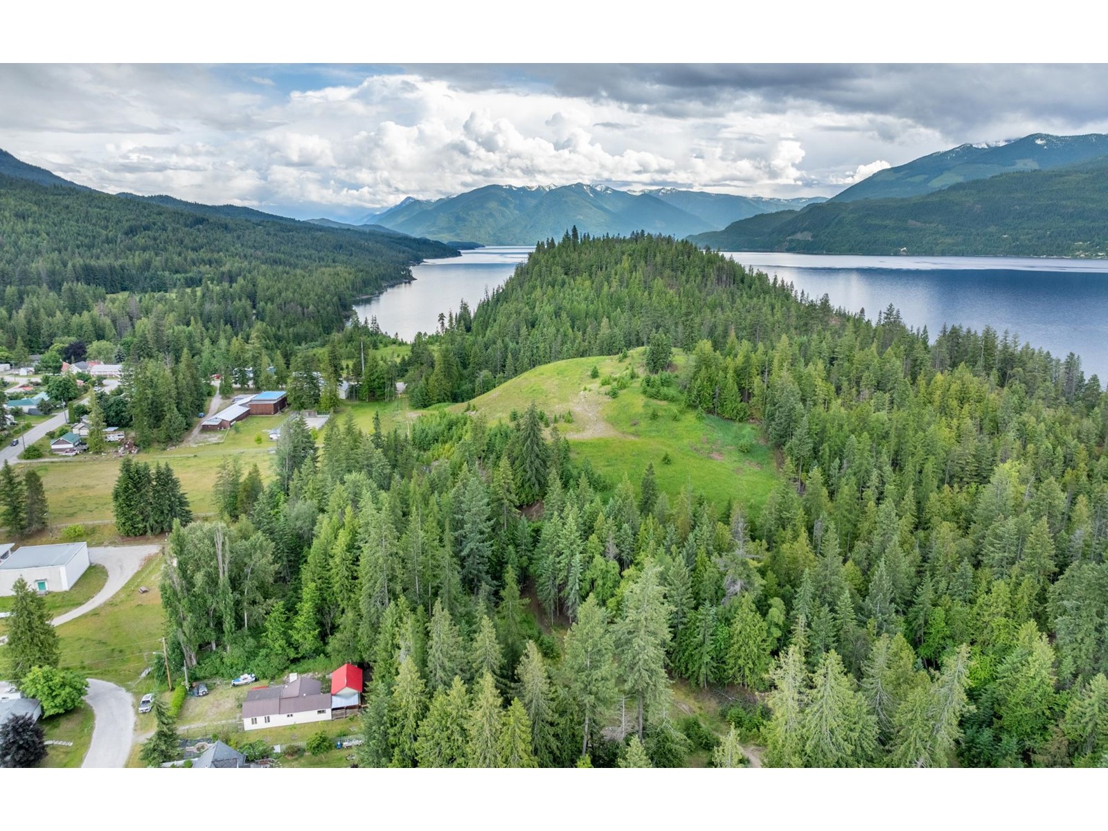 1521 Hearst Avenue, Riondel, British Columbia  V0B 2B0 - Photo 5 - 2477901