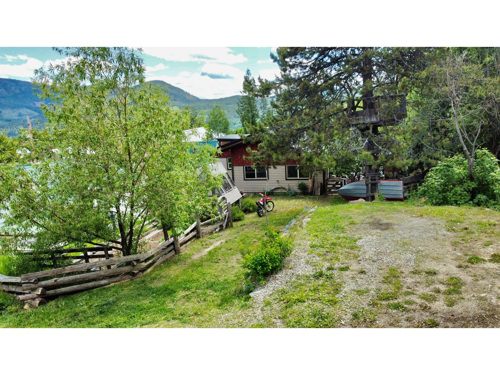 1830 Fourth Avenue, Rossland, British Columbia  V0G 1Y0 - Photo 6 - 2477894