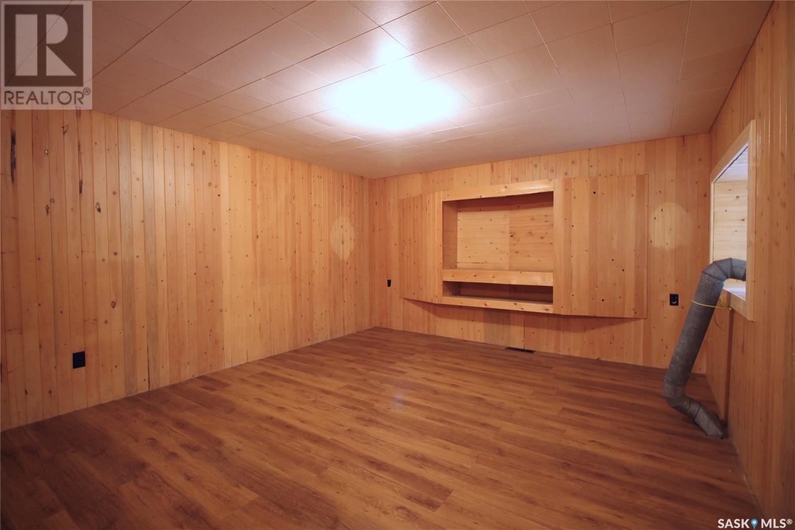 18 Eisenhower Street, Redvers, Saskatchewan  S0C 2H0 - Photo 12 - SK974494