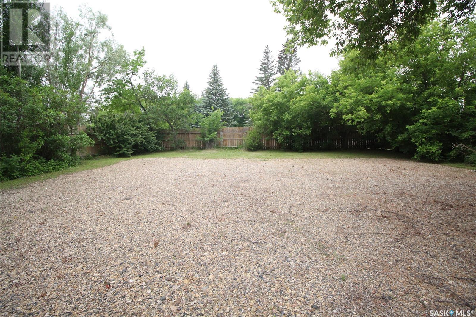 18 Eisenhower Street, Redvers, Saskatchewan  S0C 2H0 - Photo 7 - SK974494