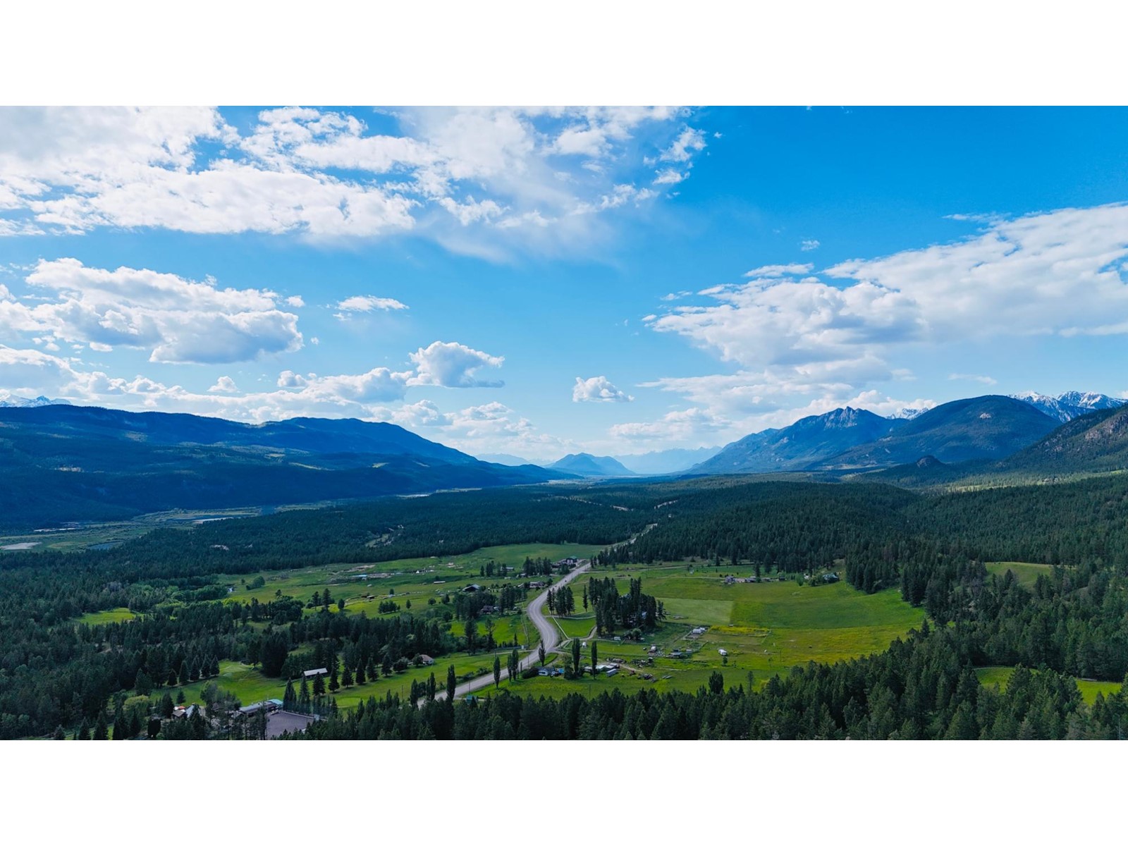 5660 Hewitt Road, Edgewater, British Columbia  V0A 1E0 - Photo 11 - 2477905