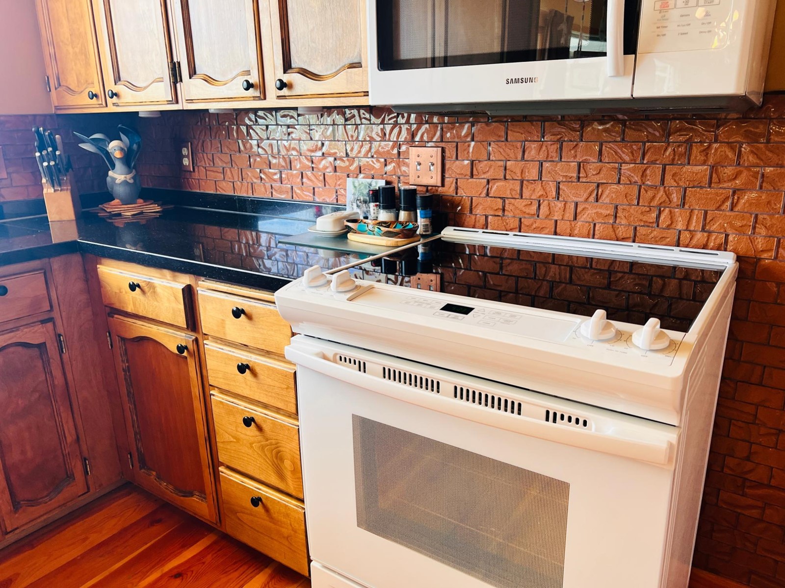 5660 Hewitt Road, Edgewater, British Columbia  V0A 1E0 - Photo 17 - 2477905