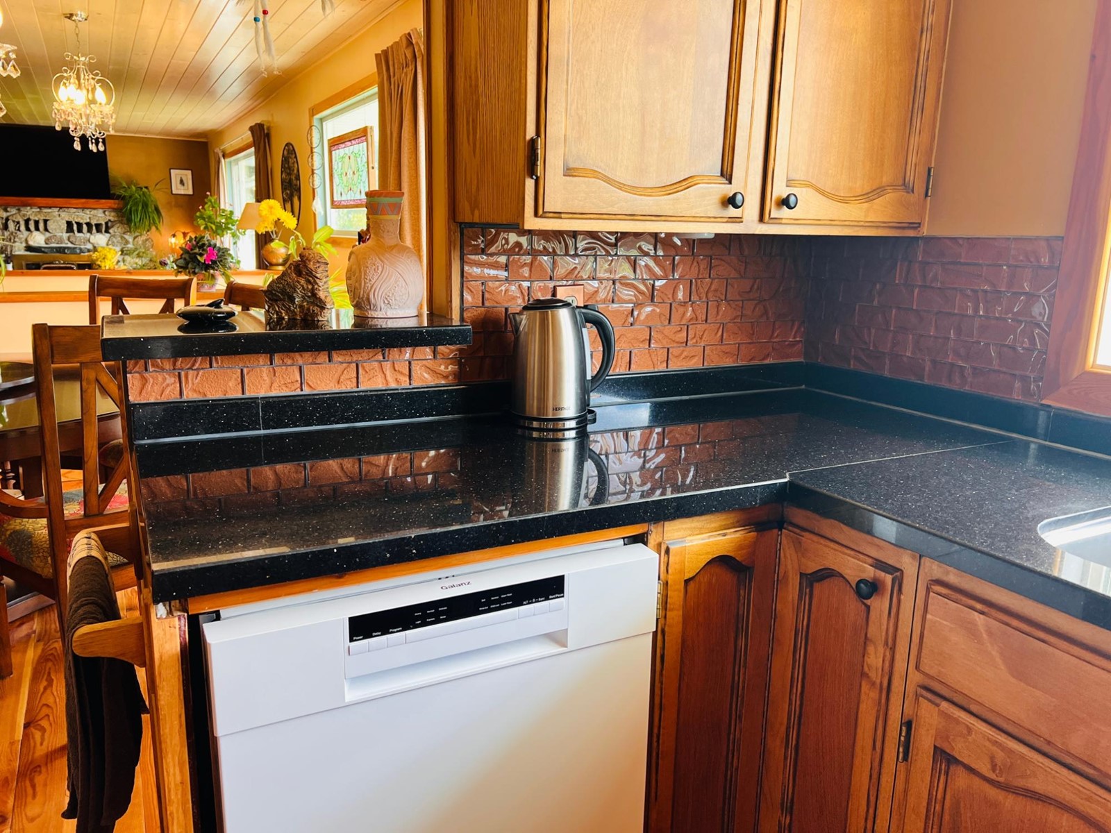 5660 Hewitt Road, Edgewater, British Columbia  V0A 1E0 - Photo 18 - 2477905