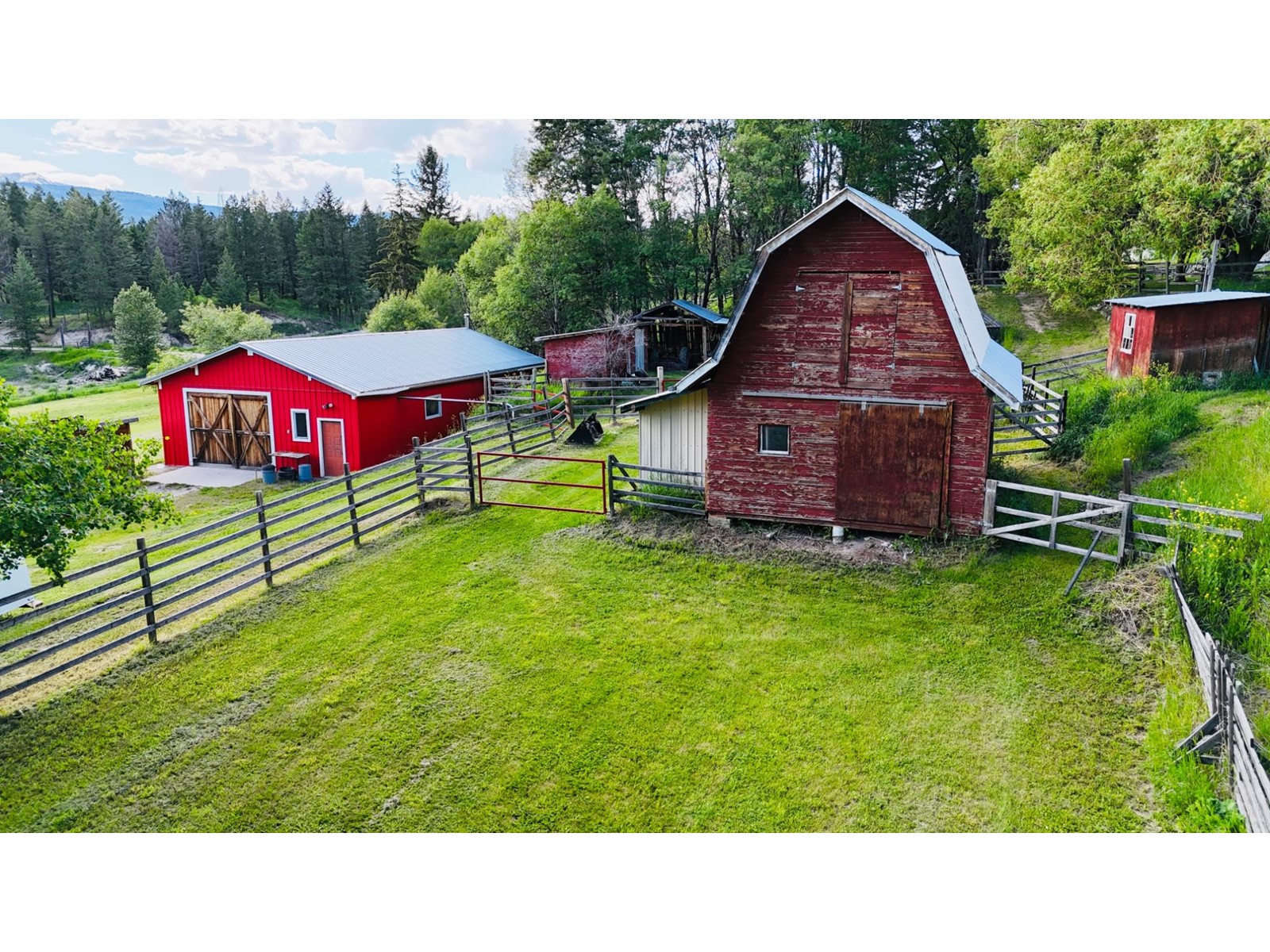 5660 Hewitt Road, Edgewater, British Columbia  V0A 1E0 - Photo 6 - 2477905