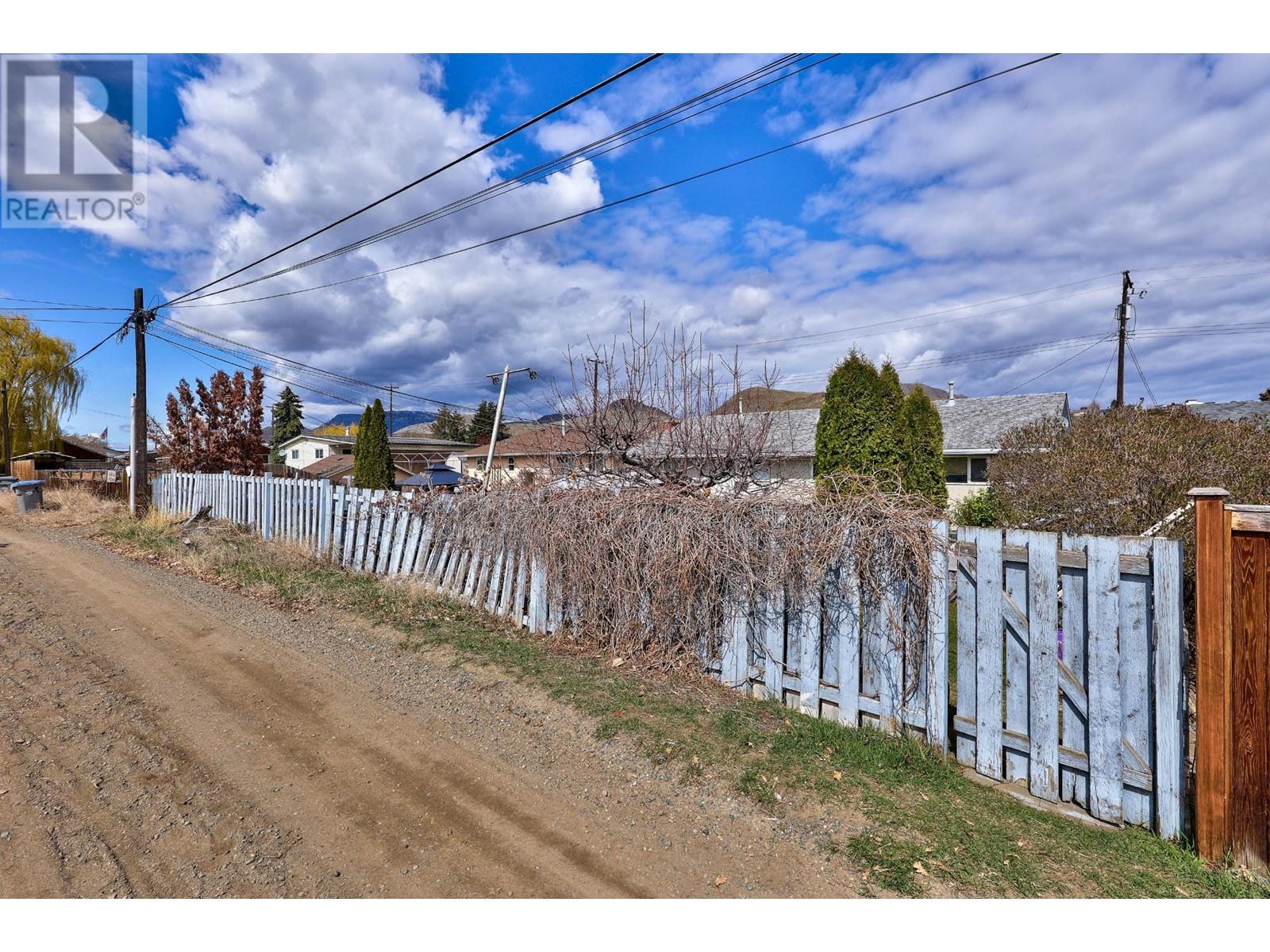 1057/1059 Lethbridge Ave, Kamloops, British Columbia  V2B 1Y1 - Photo 11 - 178502