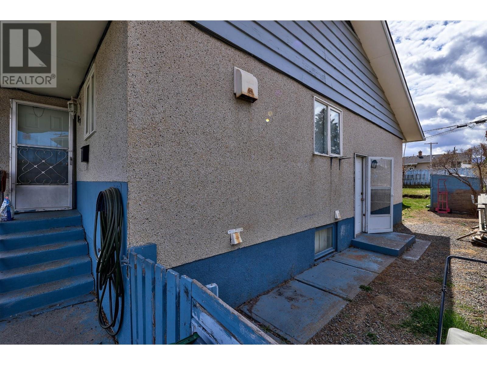 1057/1059 Lethbridge Ave, Kamloops, British Columbia  V2B 1Y1 - Photo 3 - 178502