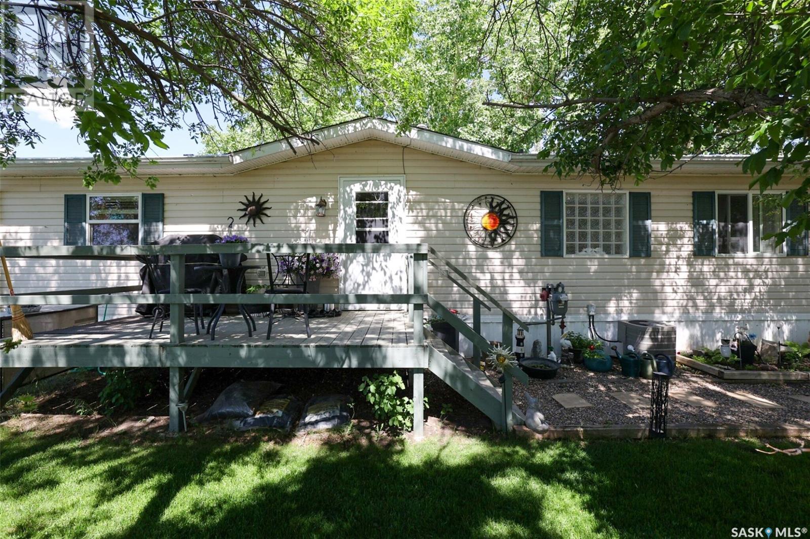 10 + 11 Elm Crescent, North Colesdale Park, Saskatchewan  S0G 0L0 - Photo 39 - SK974446