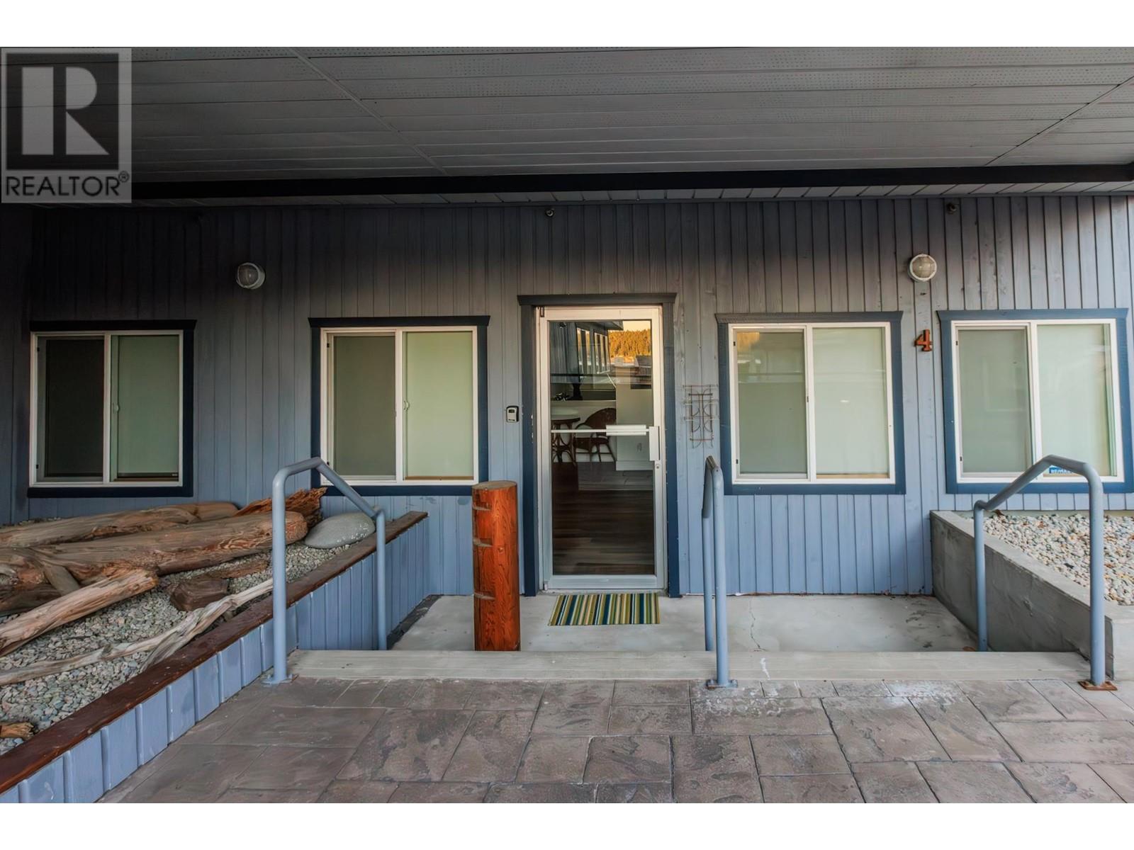 4 292 Gower Point Road, Gibsons, British Columbia  V0N 1V0 - Photo 1 - C8060208