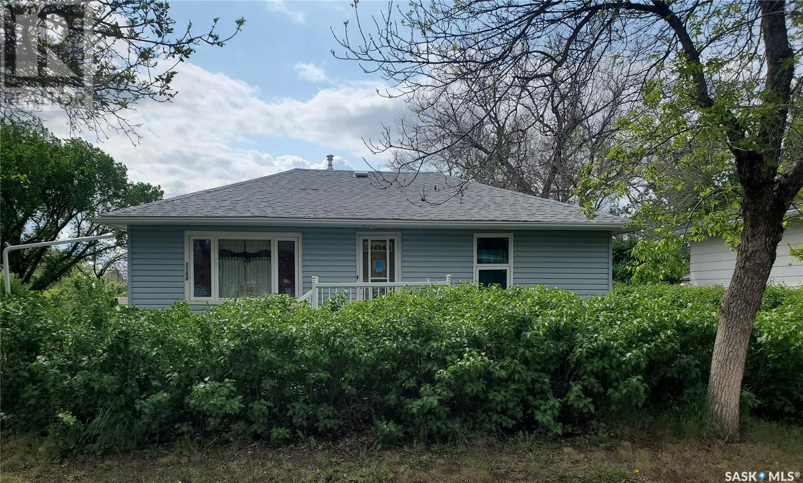 3160 Rutland AVENUE, Gull Lake, Saskatchewan