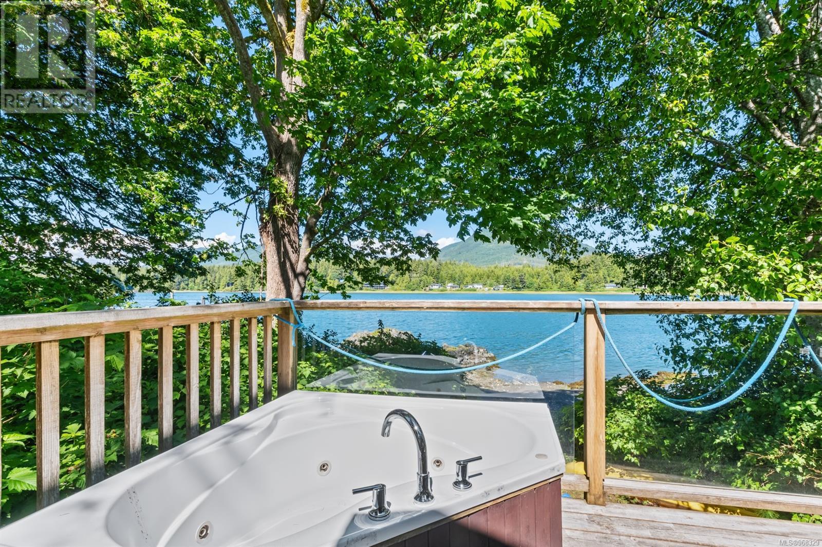 131 Garden St, Ucluelet, British Columbia V0R 3A0 - Photo 9 - 968329