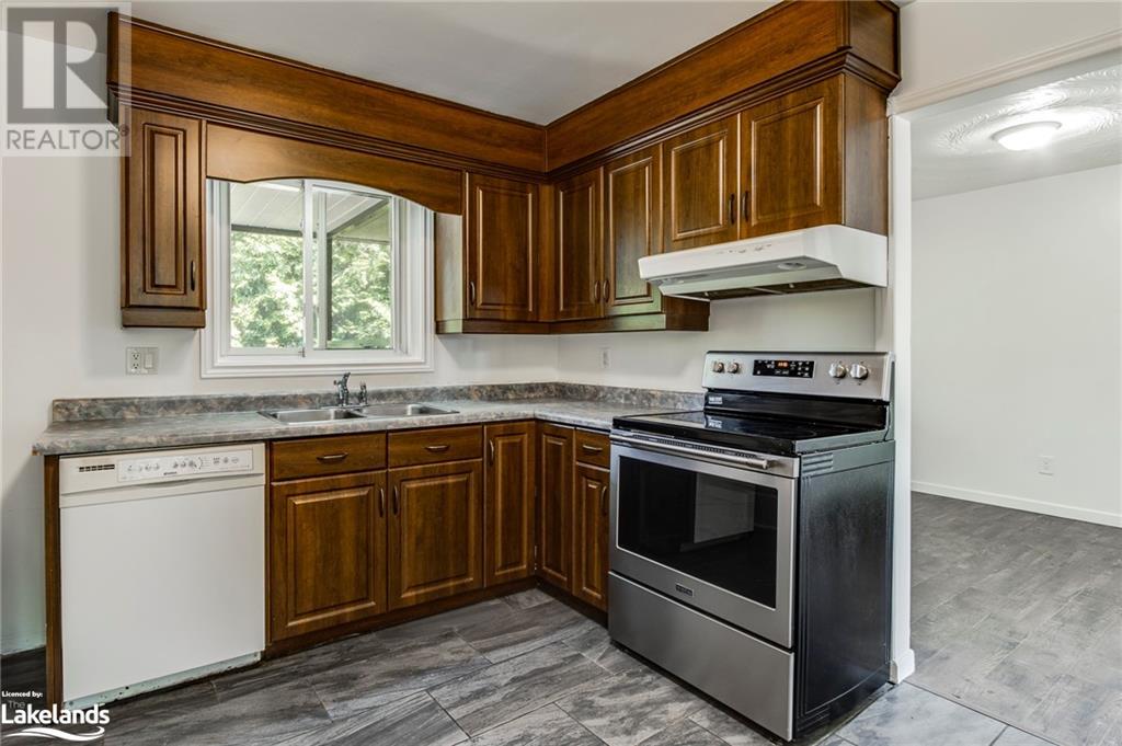 53 Hill Top Drive, Penetanguishene, Ontario  L9M 1H3 - Photo 10 - 40609981