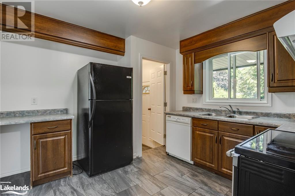 53 Hill Top Drive, Penetanguishene, Ontario  L9M 1H3 - Photo 11 - 40609981