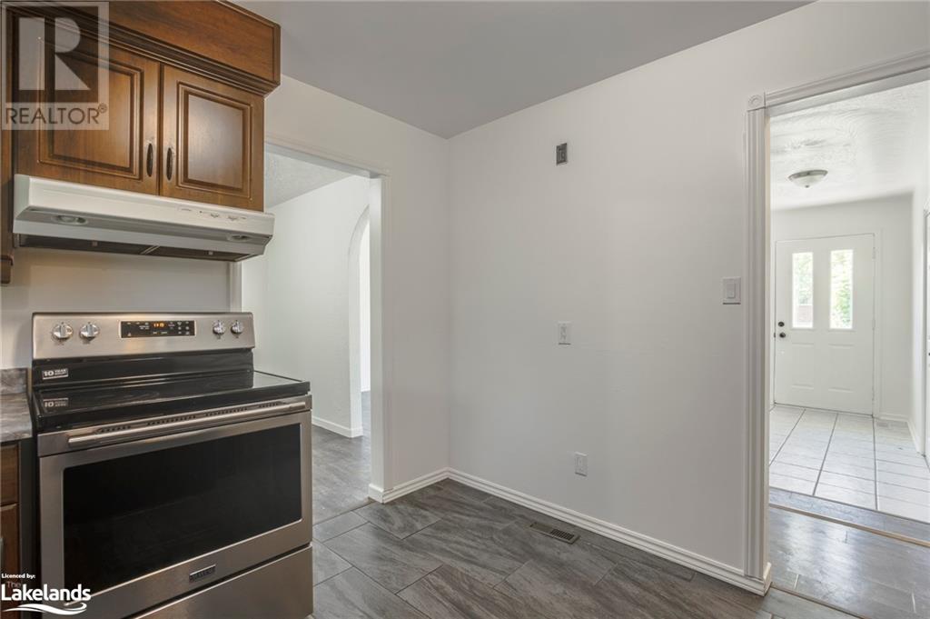 53 Hill Top Drive, Penetanguishene, Ontario  L9M 1H3 - Photo 12 - 40609981