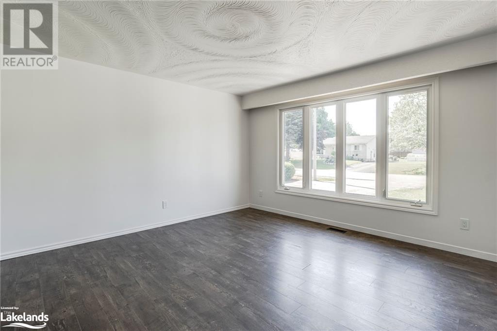 53 Hill Top Drive, Penetanguishene, Ontario  L9M 1H3 - Photo 6 - 40609981