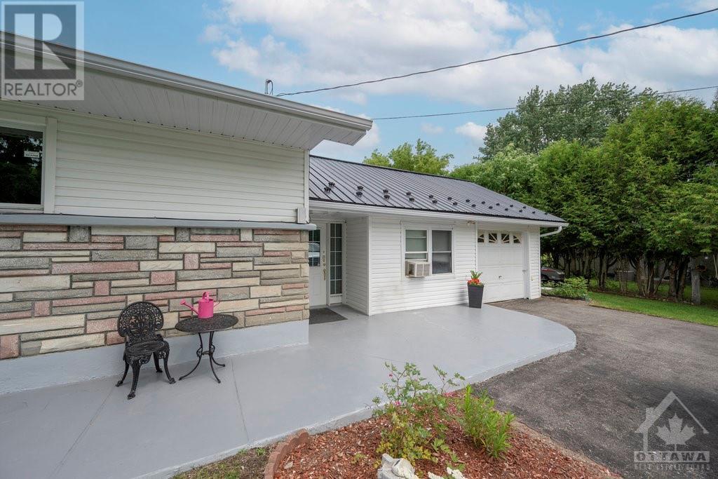 7139 Mitch Owens Road, Ottawa, Ontario  K1G 3N4 - Photo 4 - 1398848